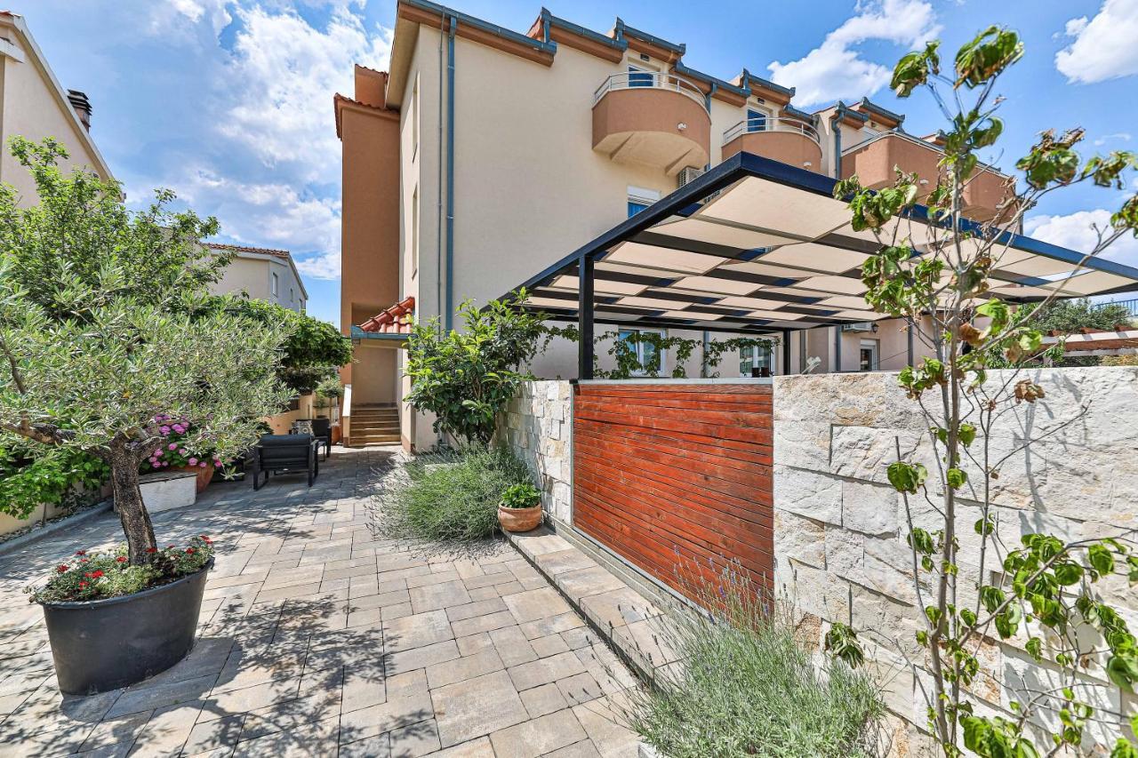 Apartmani Ana Kaštela Extérieur photo