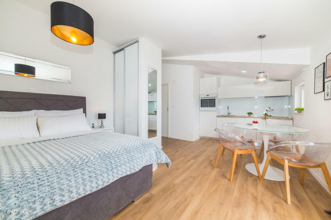 Apartmani Ana Kaštela Extérieur photo