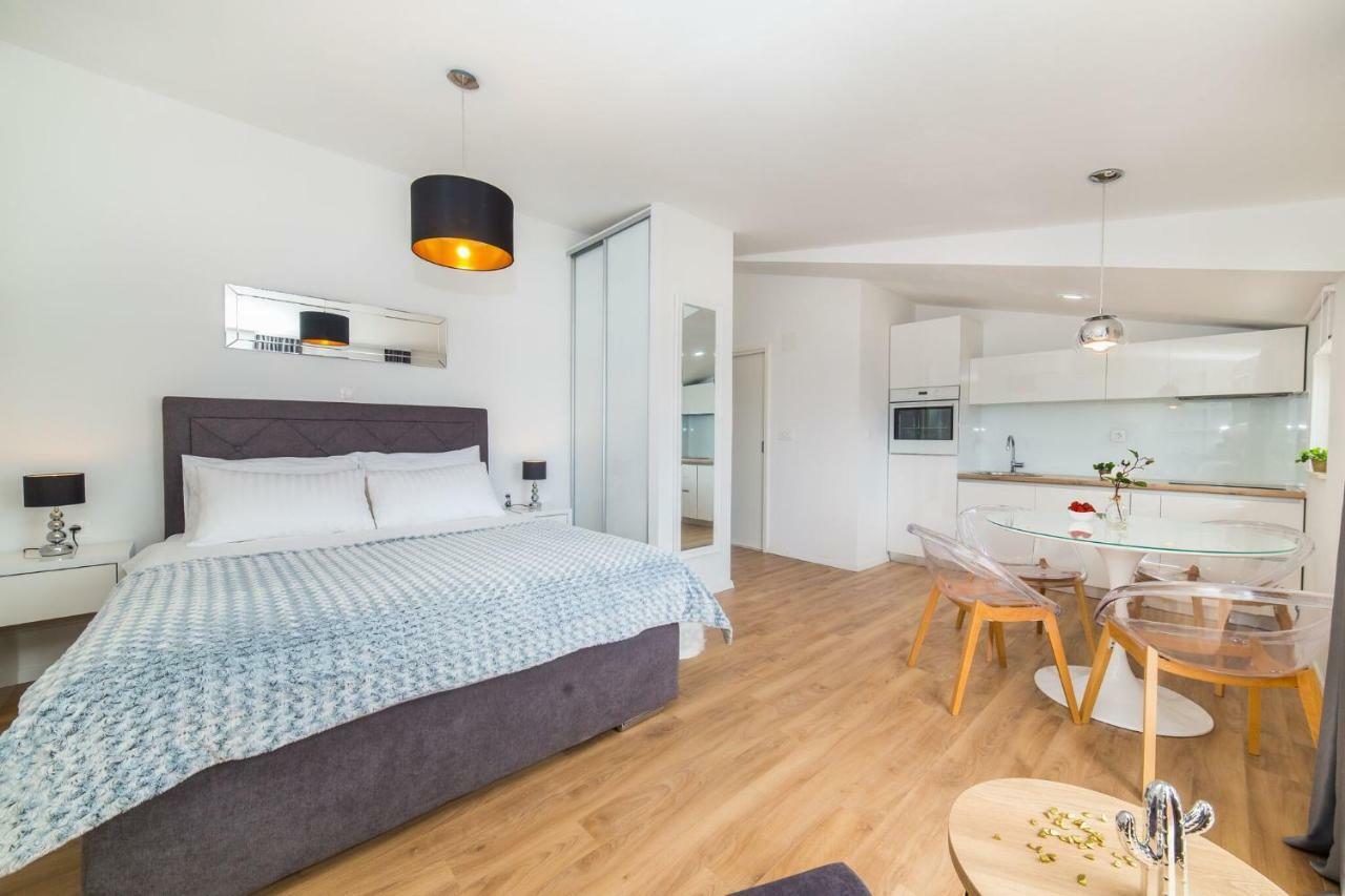 Apartmani Ana Kaštela Extérieur photo